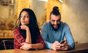 چگونه بفهمیم در یک رابطه اشتباه قرار گرفته‌ایم؟