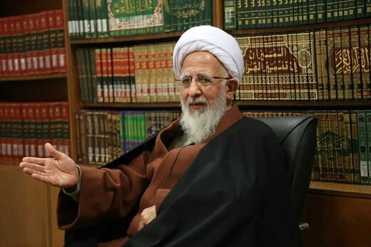  آیت الله جوادی آملی: این دینی که برای حیوان آبرو قائل است، آیا برای بشر حرمت قائل نیست؟