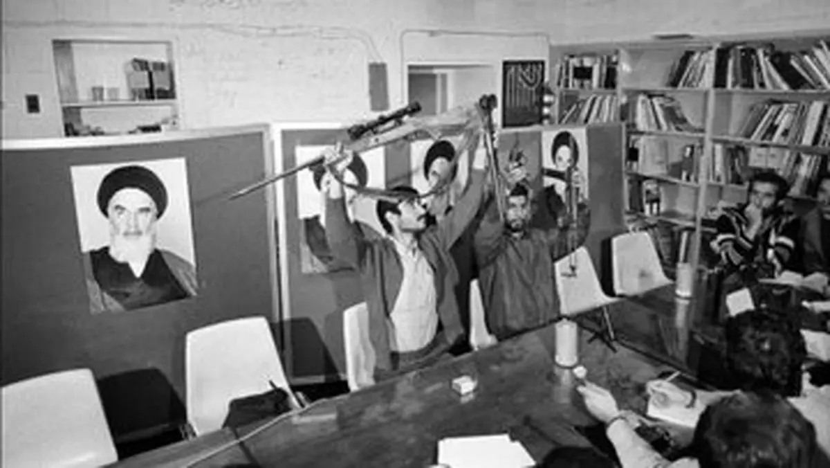 هنرمندان ایرانی حامی اشغال سفارت آمریکا؛ از مسعود کیمیایی تا دیگر چهره ها