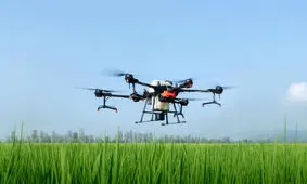 اولین کارواش پهپادی جهان در دبی/ ویدئو

