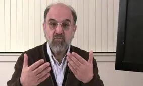 عبدالکریم سروش همچنان نسخه قناعت و پاکسازی دانشگاه می‌پیچد / او تسلیم موج نئومارکسیسم شده است / سروش به زبان چپ سخن می‌گوید و نظام بازار آزاد رقابتی را با برچسب کاپیتالیسم توضیح می‌دهد/ از لیبرالیسم نقابدار تا پایان روشنفکری دینی