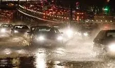 گیر کردن خودروها در سربالایی به خاطر بارش باران/ ویدئو