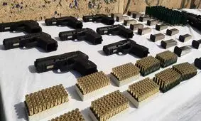 کشف ۲۹ کلت کمری و انهدام یک باند قاچاق در کهنوج