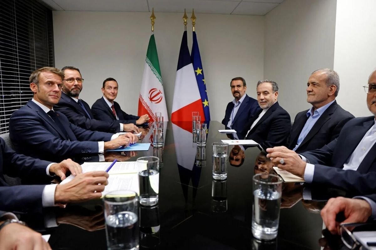 خبرگزاری دولت: راهحل مذاکراتی مورد نظر ایران همان فرمول سابق برجام است؛ در این فرمول تروئیکای اروپا میتوانند نقش سازندهای ایفا کنند
