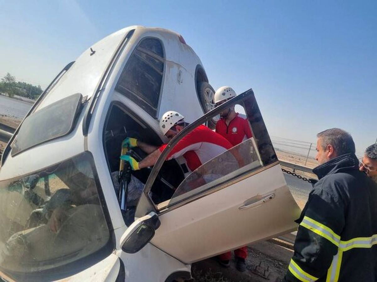 یک جانباخته و 4 مصدوم در 2 سانحه واژگونی در استان سمنان