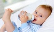 آیا ترکیب دو شیر خشک، مشکلی برای نوزاد ندارد؟