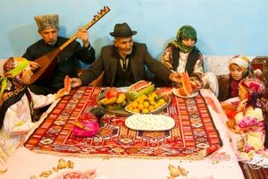 آداب و رسوم و خوراکی های شب یلدا در نقاط مختلف ایران