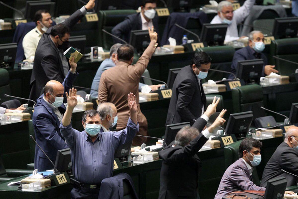 طرح مجلس برای تسهیل در ورود خوانندگان و سلبریتیهای خارج نشین به کشور