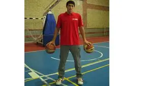 سایز دست سجاد پذیرفته، سوژه فدراسیون جهانی بسکتبال شد/ ویدئو


