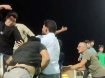 فاجعه در لیگ پایه فوتبال ایران؛ حمله با تبر به بازیکنان جوان در یک مسابقه/ ویدئو