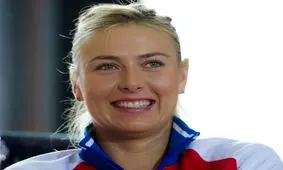 تصویری از اسطوره زن ورزش تنیس با فرزند کوچکش

