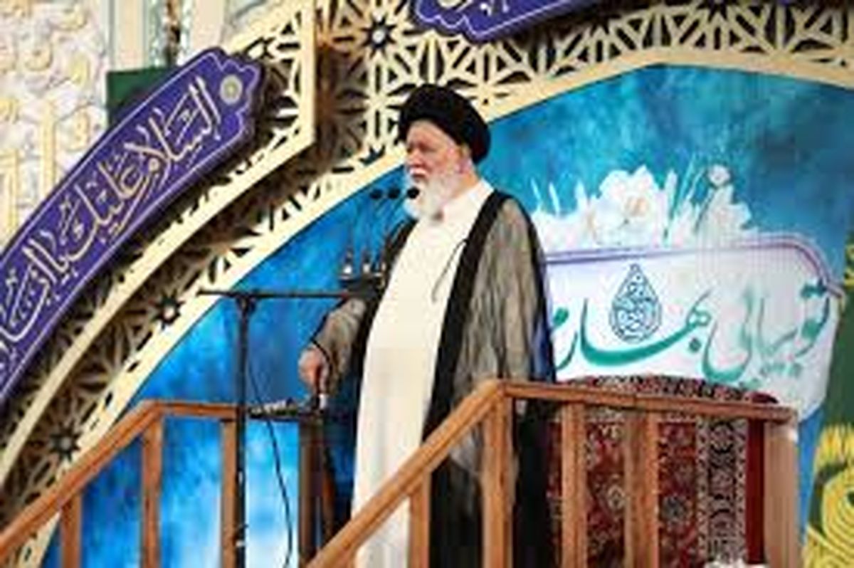 امام جمعه مشهد: توسعه فحشا آفت تشکیل خانواده است 