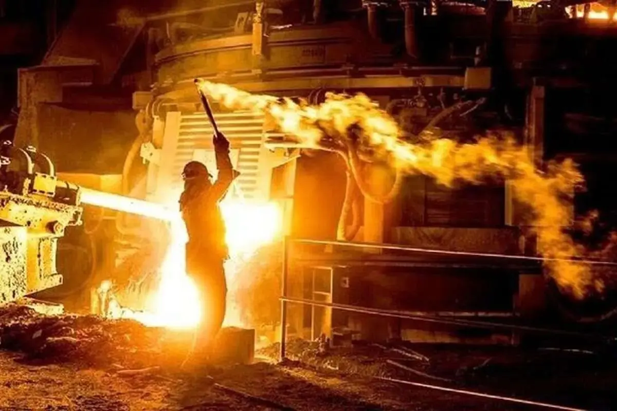 فولاد خوزستان، دارایی مردم و کارگران استان؛ پرده باز هم فرو افتاد؛ جنگ آمریکا، جنگ با مردم ایران است

