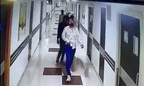 قتل مجرم معروف در بیمارستانی در هند