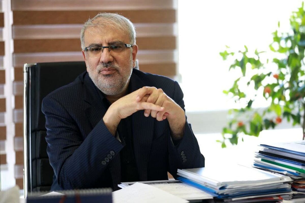 امضای تفاهمنامه بازسازی پالایشگاههای گازی و نفتی ونزوئلا توسط ایران