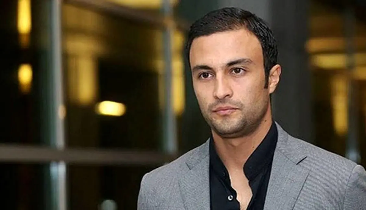 دخترکش‌ترین پسر سینمای ایران در مراسم ختم پدر مهرداد صدیقیان/ ویدئو 