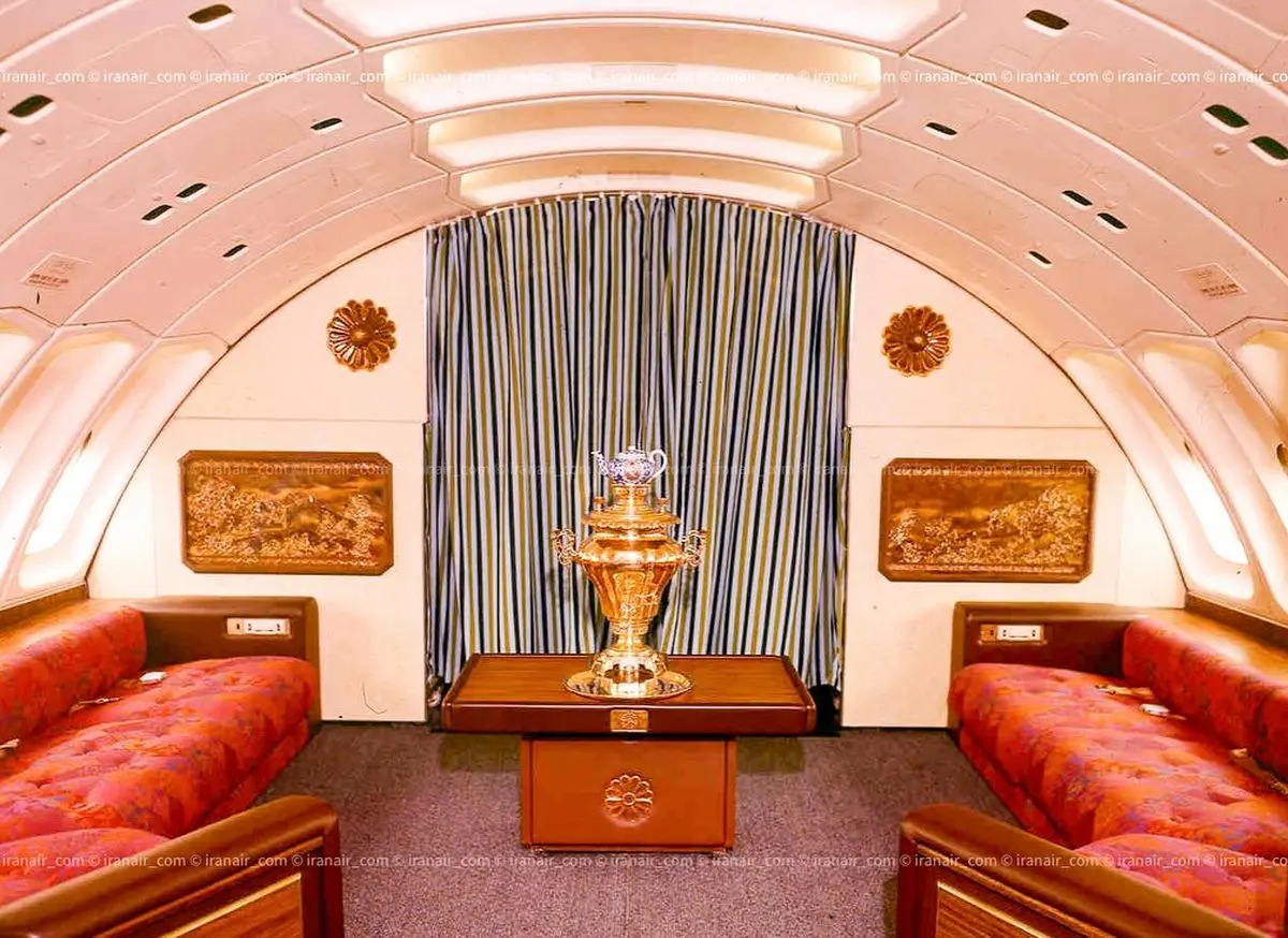 سفر ئر زمان؛ فرح پهلوی در طبقه بالای اولین بویینگ ۷۴۷ اس پی سال ۱۳۵۵ 