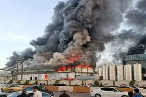 آتش سوزی در کارخانه شرکت کاله واقع در شهر آمل/ دستور تخلیه واحدهای مسکونی و تجاری در شعاع 1000 متری شرکت کاله صادر شد/ ویدئو