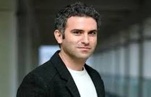 پاسخ منفی هوتن شکیبا به ازدواج در سالن نمایش/ ویدئو