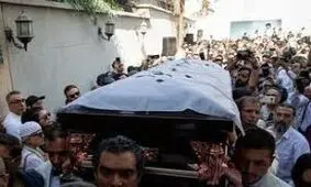 پخش سرود فیلم «ای ایران» در مراسم تشییع زنده‌یاد ناصر تقوایی/ ویدئو