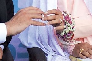 ثبت یک رکورد جدید در آمار ازدواج زوج های ۵۰ سال به بالا؛ دود از کنده بلند می‌شود
