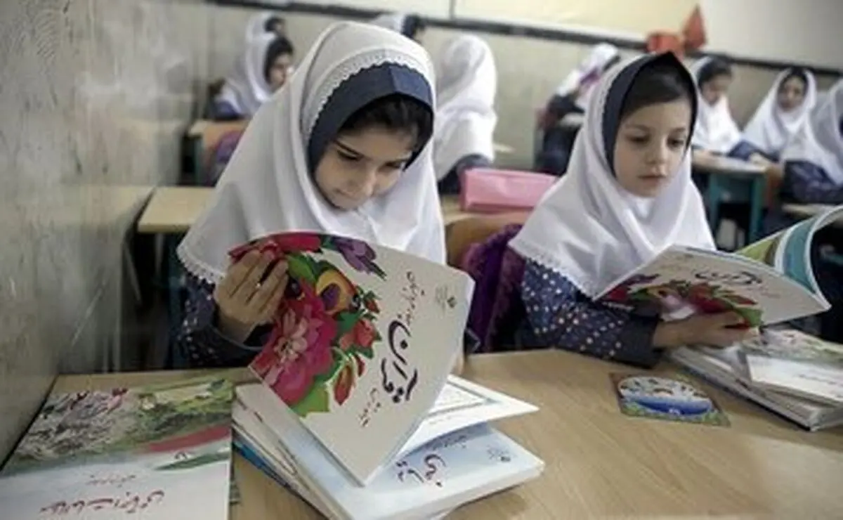 روایات جنگ اخیر وارد کتاب های درسی می‌شود