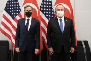 گفت‌ و گوی تلفنی وزیر خارجه ترکیه با همتای آمریکایی خود در خصوص تحولات اوکراین