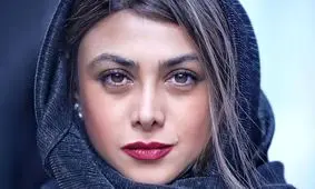 استایل جدید و متفاوت آزاده صمدی روی موتور 