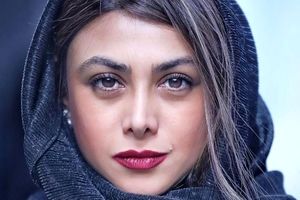 استایل جدید و متفاوت آزاده صمدی روی موتور