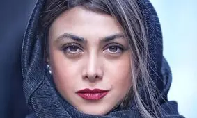 استایل جدید و متفاوت آزاده صمدی روی موتور 