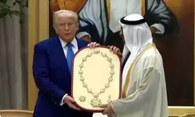 هدیه سنگین گردنبند طلای امیر امارات به رئیس جمهور آمریکا/ ویدئو