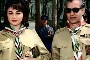 فرح پهلوی در لباس پیشاهنگی