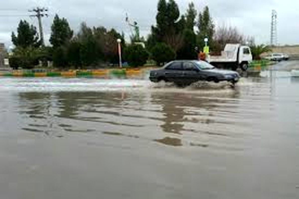 بارش شدید باران و جاری شدن سیل در روستای «تختان» دهلران/ ویدئو