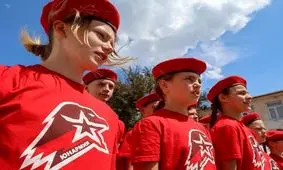 آموزش نظامی به دانش آموزان روس