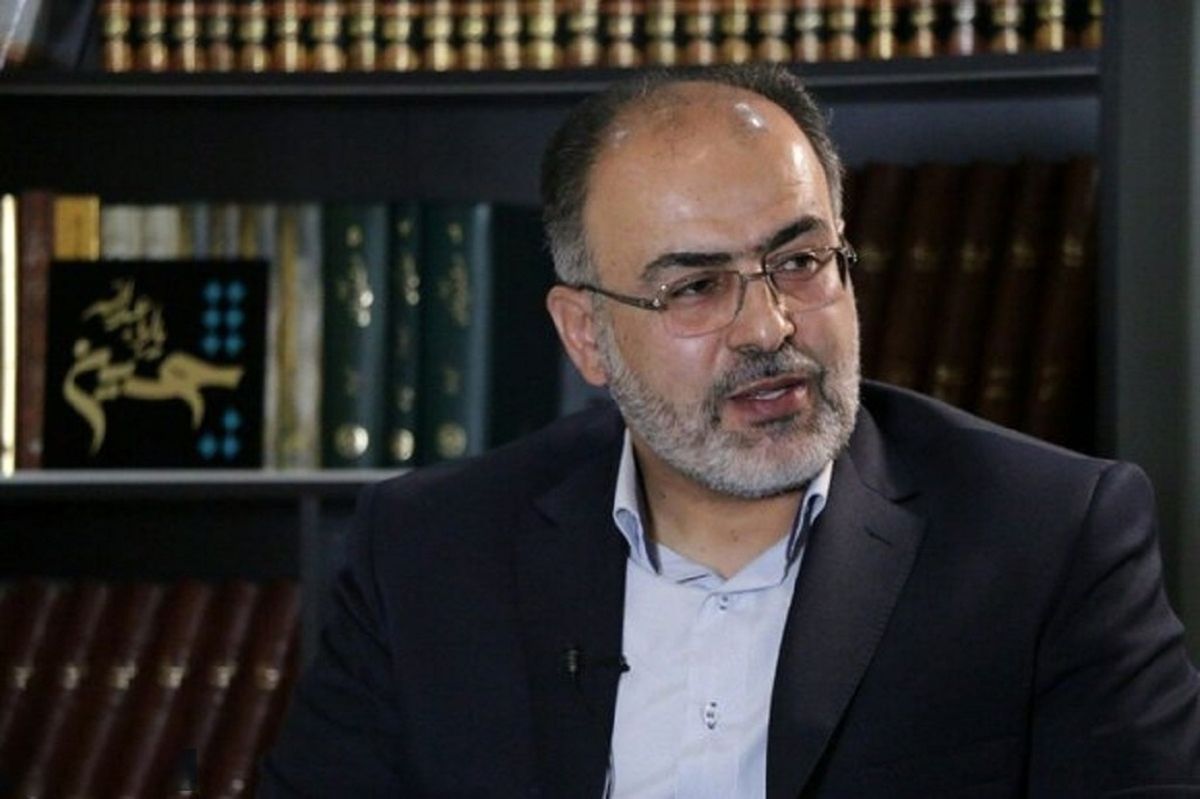 برخورد فیزیکی با تجمع نظام پزشکی نباید صورت می گرفت/ کاش پزشکان در این روزهای پرآشوب تجمع نمی کردند