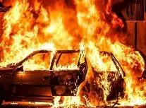 آتش زدن یک خودرو در روانسر/ ویدئو