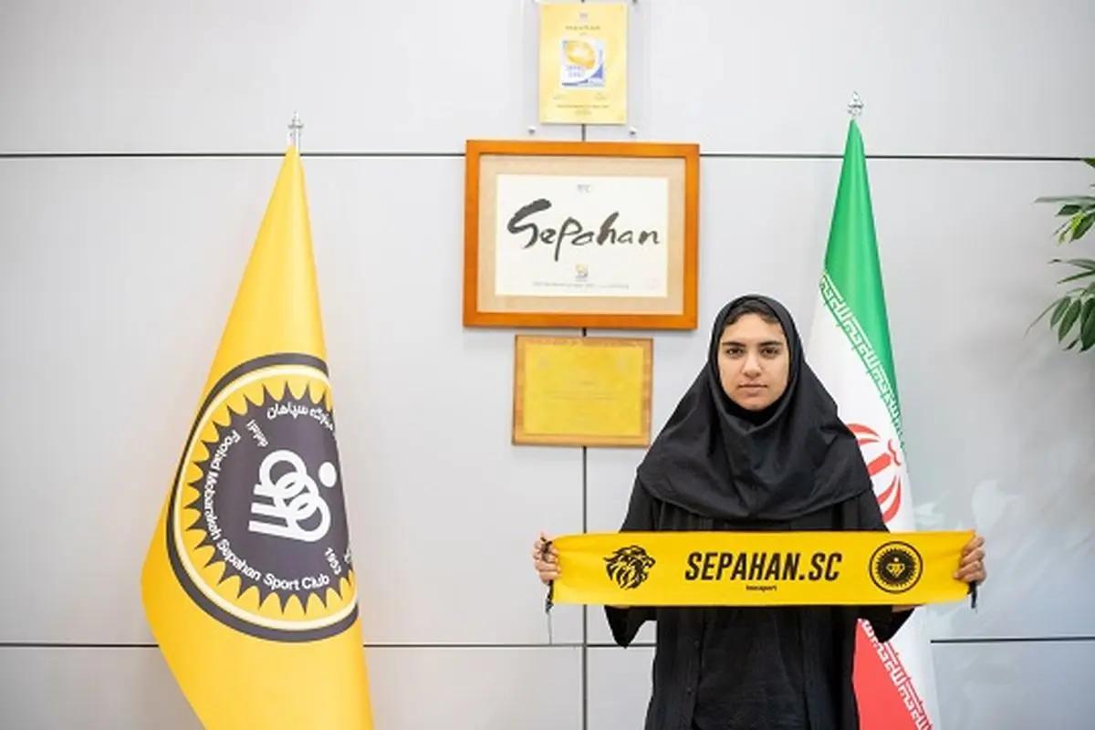 تمدید مدافع ملی پوش تیم فوتبال با سپاهان