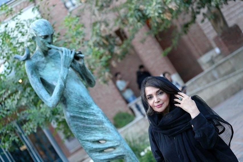 الهام پاوه‌نژاد با موهای سفید 4