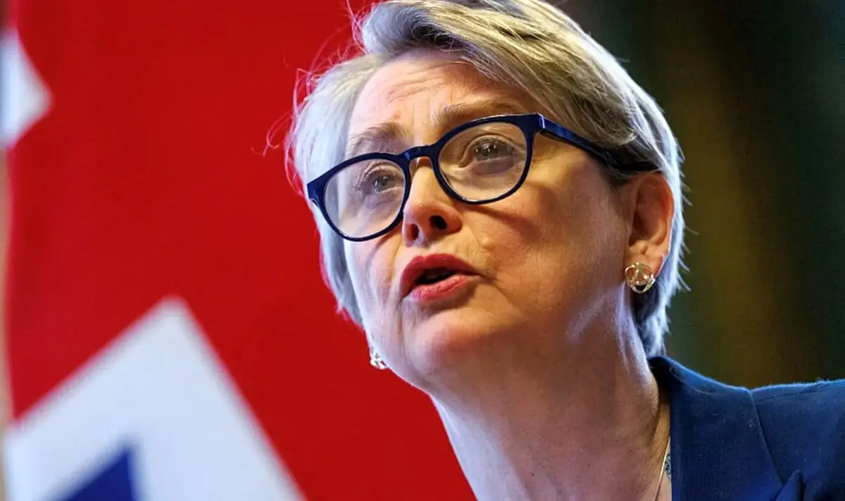 انگلیس: تنگه هرمز بدون محدودیت و هزینه باید بازگشایی شود! 