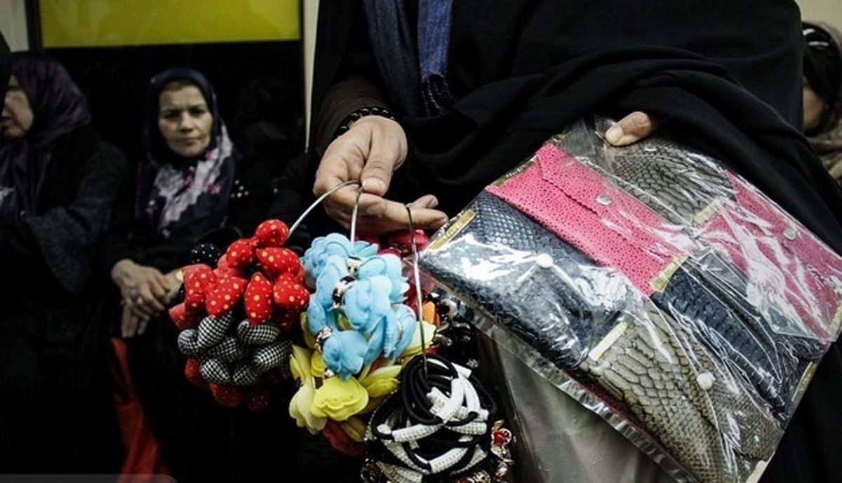 سازمان بازرسی شهرداری تهران: رعایت حجاب برای کسانی که در ایستگاه‌های داخلی مترو در حال دستفروشی هم هستند ضروری است