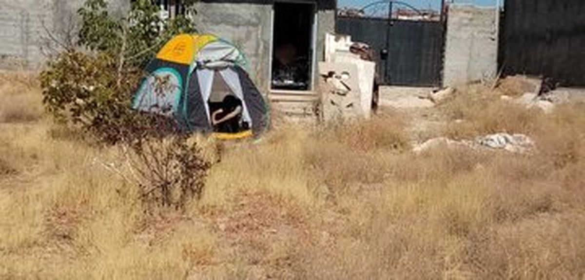 بازیگر دهه شصت هنوز در «چادر» زندگی میکند/ نتوانستم نفت یا گازوئیل گیر بیاورم تا بخاری نفتی قرضیام را روشن کنم