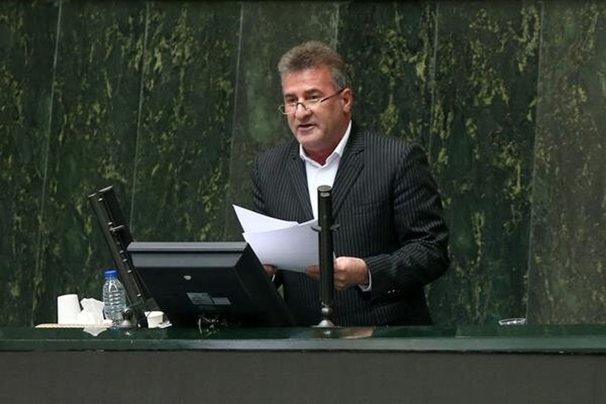 فقط دانشجویان و دانشآموزان مرتبط با شبکههای معاند خارج از کشور در بازداشت هستند / دوستان افراد را فراخواندهاند و در حال بازجویی هستند