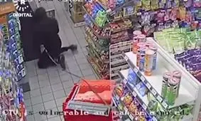 دزدی عجیب از یک دستگاه خودپرداز بانک در تگزاس/ ویدئو 