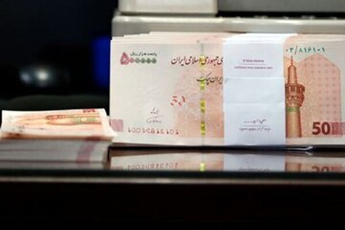 حقوق کارمندان و بازنشستگان افزایش مییابد؟