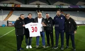 تجلیل اعضای تیم ملی از عکاس قدیمی ورزش کشور