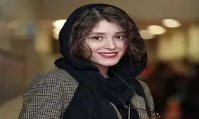 عکسی خوشحالی فرشته حسینی با داشتن کلی بادکنک