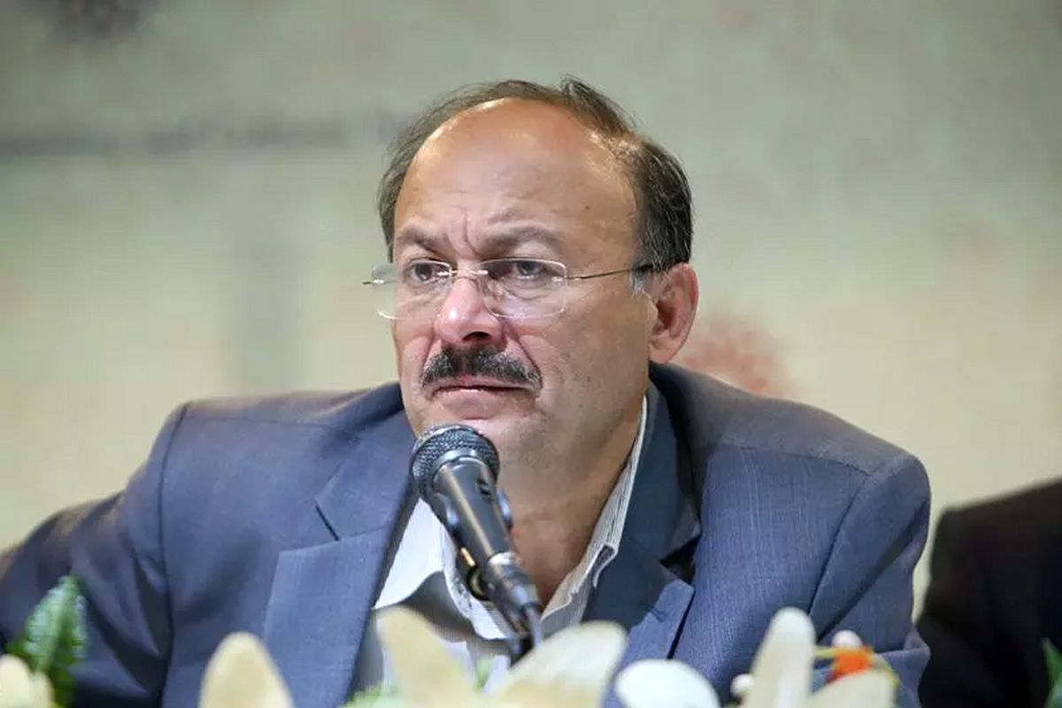 آسیب کوتولههای سیاسی؛ طبقه متوسط ایران به دهکهای محروم هبوط میکنند/ برخی مقامات دم از مقابله با آمریکا میزنند، اما خانوادهشان در آنجا سکونت دارند