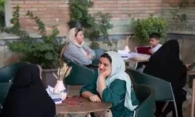 زنان چادری در کافه ها؛ دعوا بر سر پوشش است یا تصاحب فضاهای عمومی؟