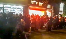 تجمع شبانه مردم معترض به کمبود آب در همدان/ خبرگزاری فارس: ۱۰۰ نفر بودند؛ خبرگزاری دولت: ۲۰۰ نفر بودند