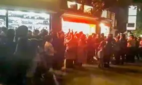 تجمع شبانه مردم معترض به کمبود آب در همدان/ خبرگزاری فارس: ۱۰۰ نفر بودند؛ خبرگزاری دولت: ۲۰۰ نفر بودند